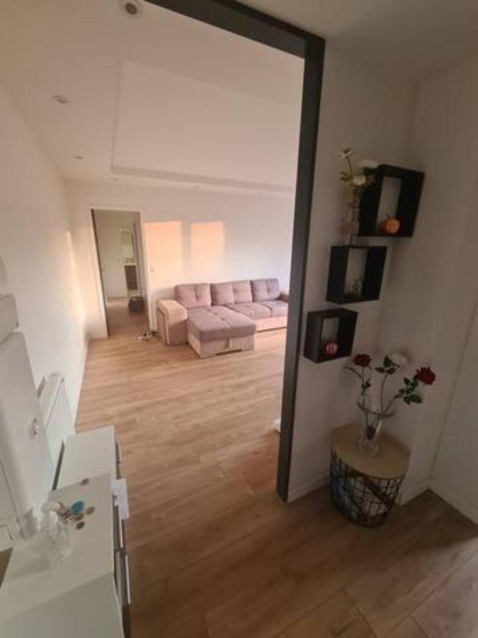 Sunny And Renovated Flat In Secure Residence La Garenne-Colombes Bagian luar foto
