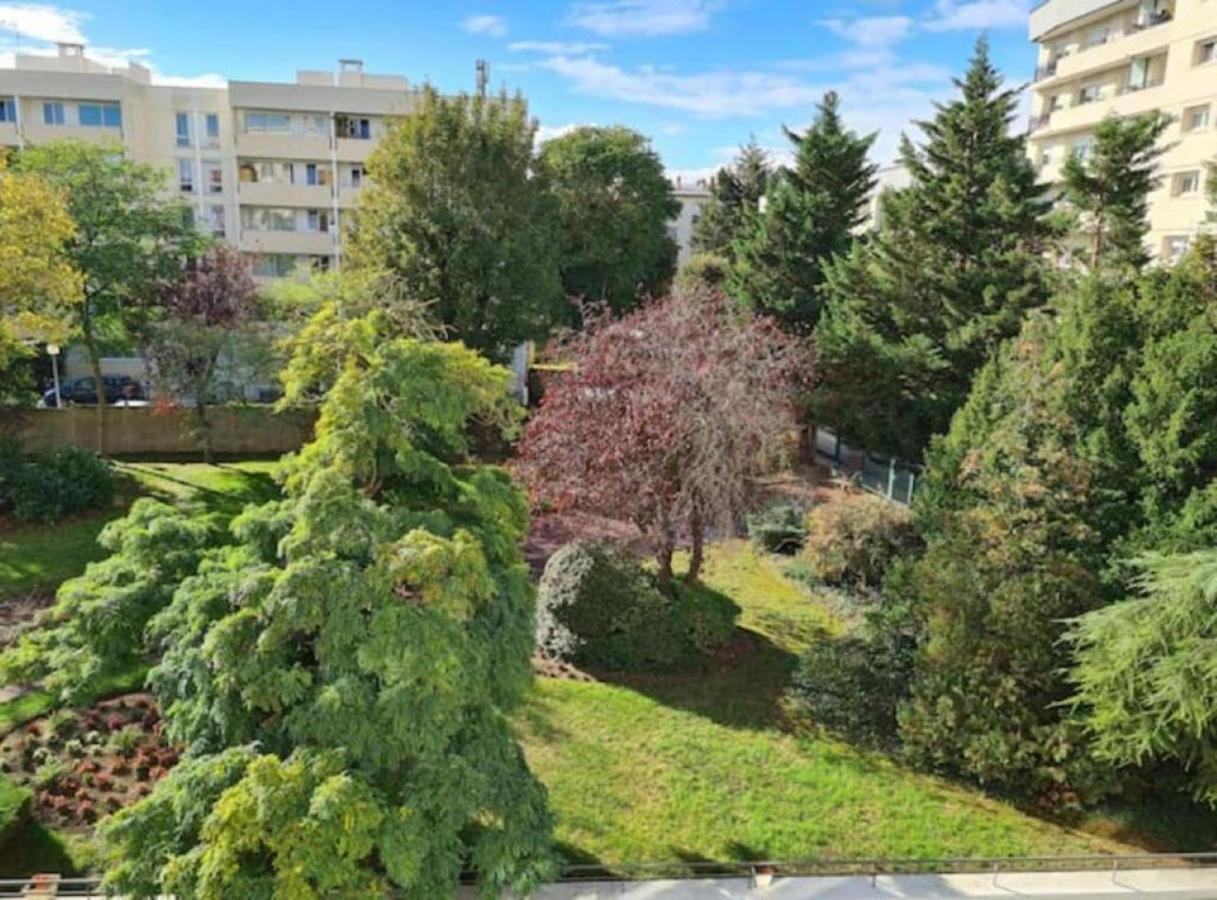 Sunny And Renovated Flat In Secure Residence La Garenne-Colombes Bagian luar foto